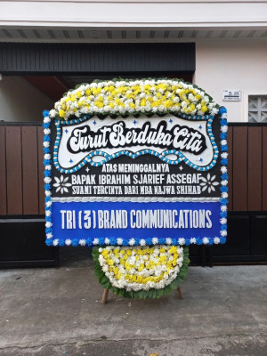 Papan Bunga Duka di Akeguraci
